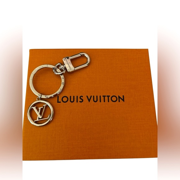 Louis Vuitton Silver Tone Key Holder - Picture 1 of 4